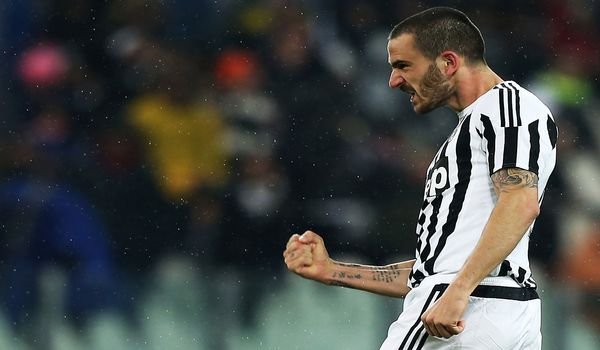 Barca Bidik Bek Juventus SOLUSIfoto