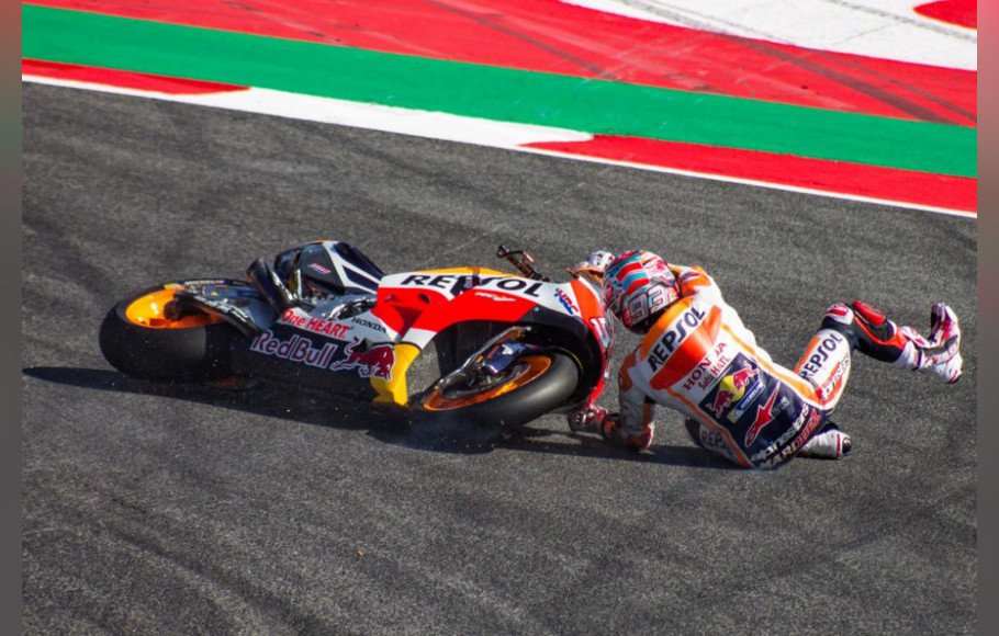 Marc Marquez Beraksi 01