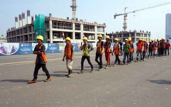 Meikarta dan Pekerja 02