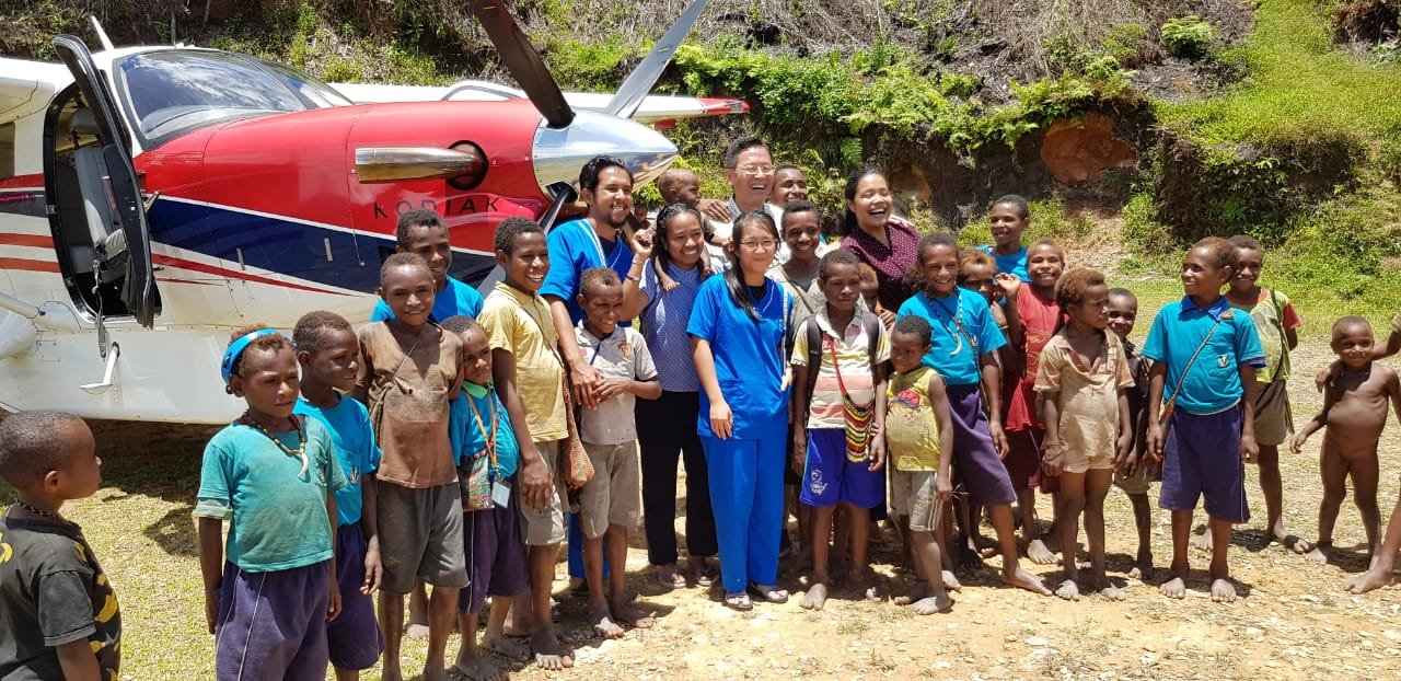 James Riady dan Anak Papua 01