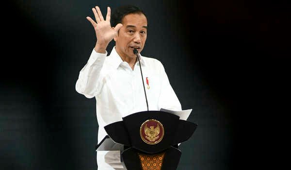 Presiden Joko Widodo memberikan pemaparan saat menjadi pembicara kunci pada Indonesia Digital Economy Summit 2020 di Jakarta, Kamis (27/2/2020).