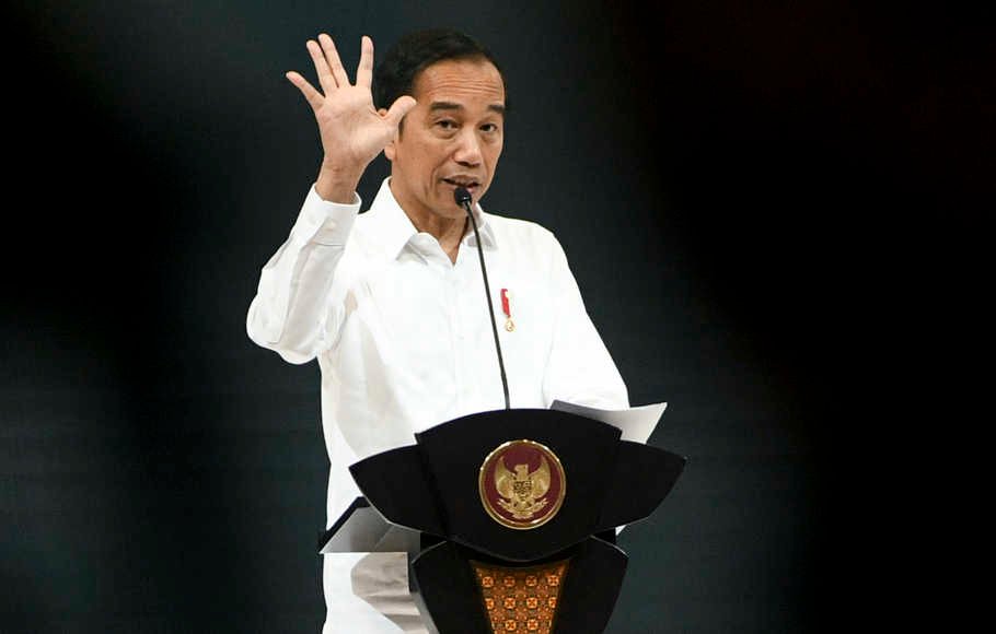 Presiden Joko Widodo memberikan pemaparan saat menjadi pembicara kunci pada Indonesia Digital Economy Summit 2020 di Jakarta, Kamis (27/2/2020).