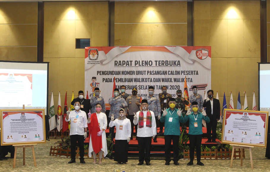 Tiga Paslon Walikota Tangsel Tunjukkan Nomor Urut