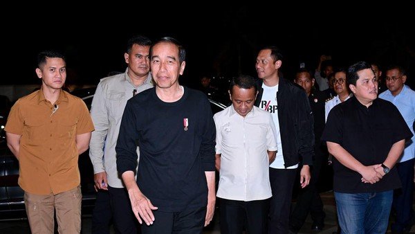 ahy-ngemal-perdana-bareng-jokowi-di-samarinda_169