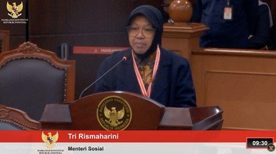 menteri-sosial-tri-rismaharini-saat-menghadiri-sidang-lanjutan-sengketa-perselisihan-hasil-pemilihan-umum-phpu-2024-di-gedung-_169