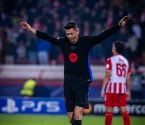 Striker Barcelona, Robert Lewandowski.