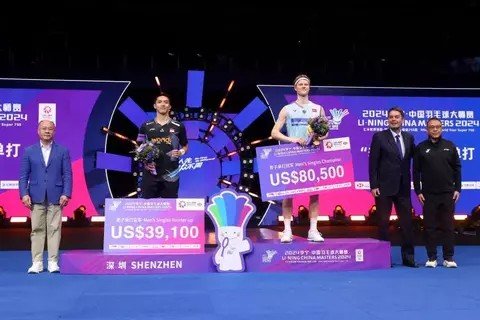 Jonatan Christie gagal menjuarai turnamen bulu tangkis BWF Super 750 China Masters 2024 setelah dikalahkan Anders Antonsen, di Shenzen, Tiongkok, Minggu 24 November 2024. (./Humas PP PBSI)