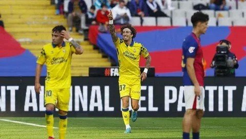 Las Palmas berhasil mengalahkan Barcelona pada pekan ke-15 Liga Spanyol. (REUTERS/Albert Gea)