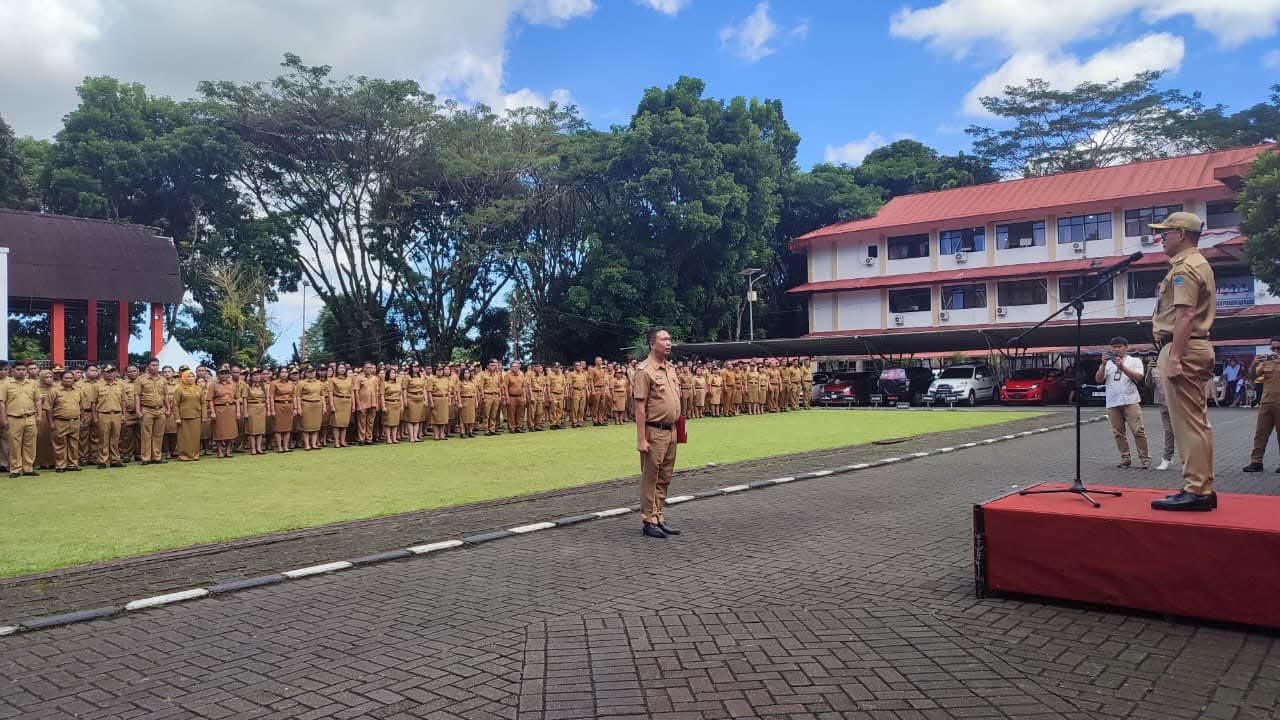 Pada akhir Mei 2025 lalu, sebanyak 538 PPPK Pemkab Minahasa Utara telah menerima SK pengangkatan sebagai ASN. Pemkab Minut kembali mengusulkan pengangkatan 572 PPPK ke KemenPAN-RB untuk diangkat menjadi Pegawai Pemerintah dengan Perjanjian Kerja Paruh Waktu. (Dok. BP/Rudy Prantjis)